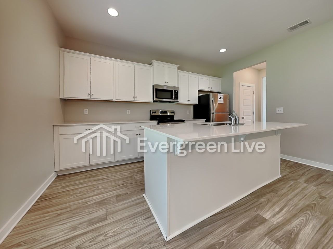 15523 Tide Water Ct - Photo 3 of 20