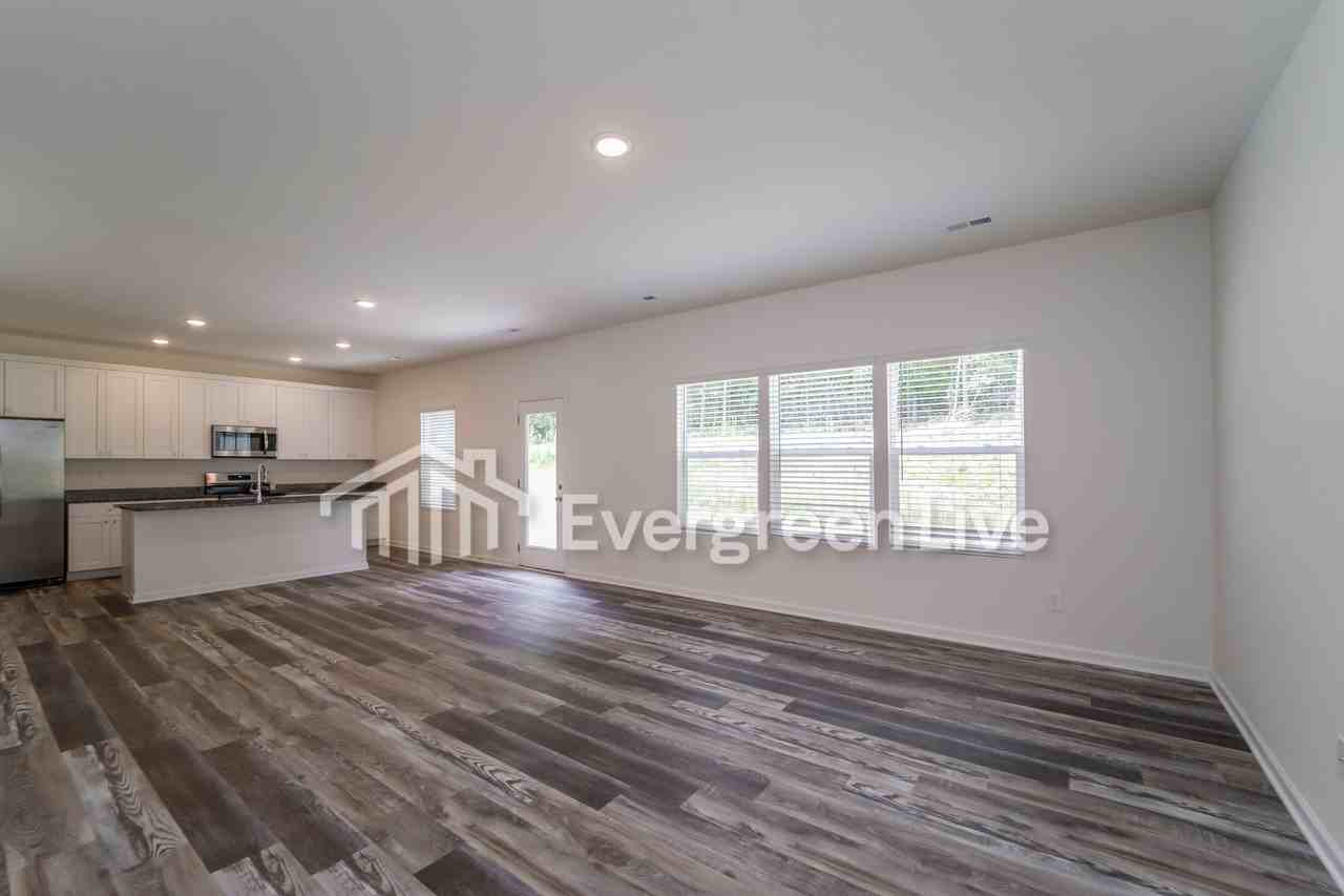 6092 Diamond Pl - Photo 3 of 15