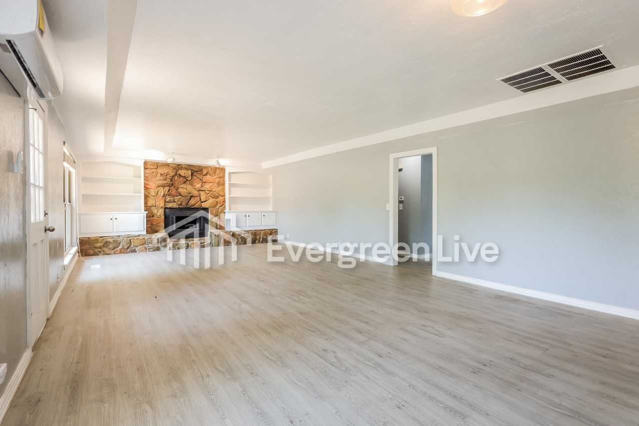 816 Lakeside Cir - Photo 5 of 16