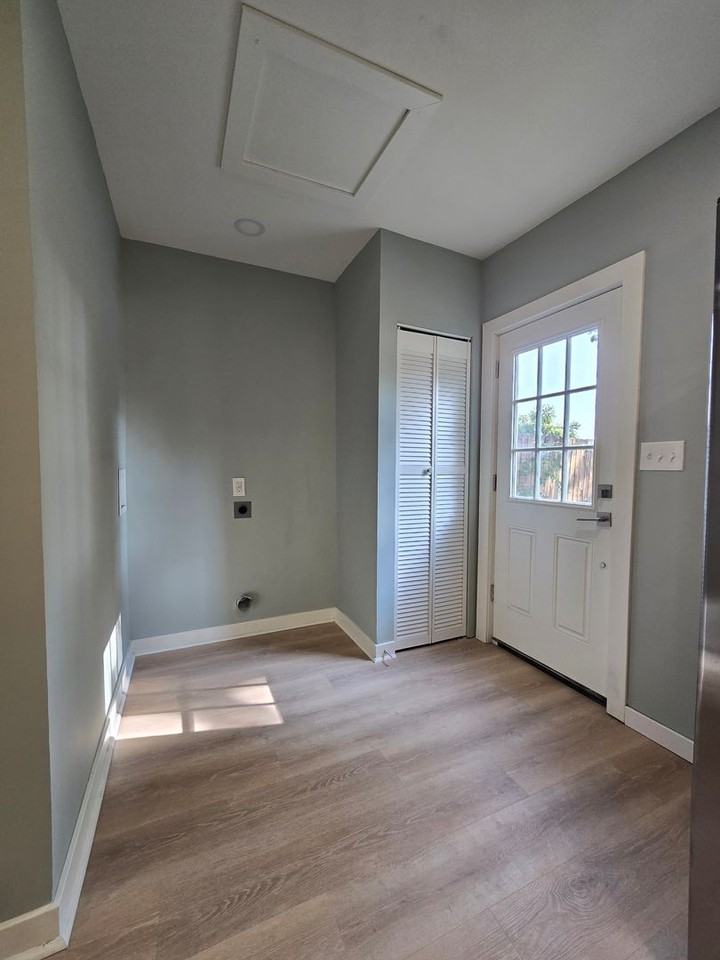 1421 Center St - Photo 7 of 18