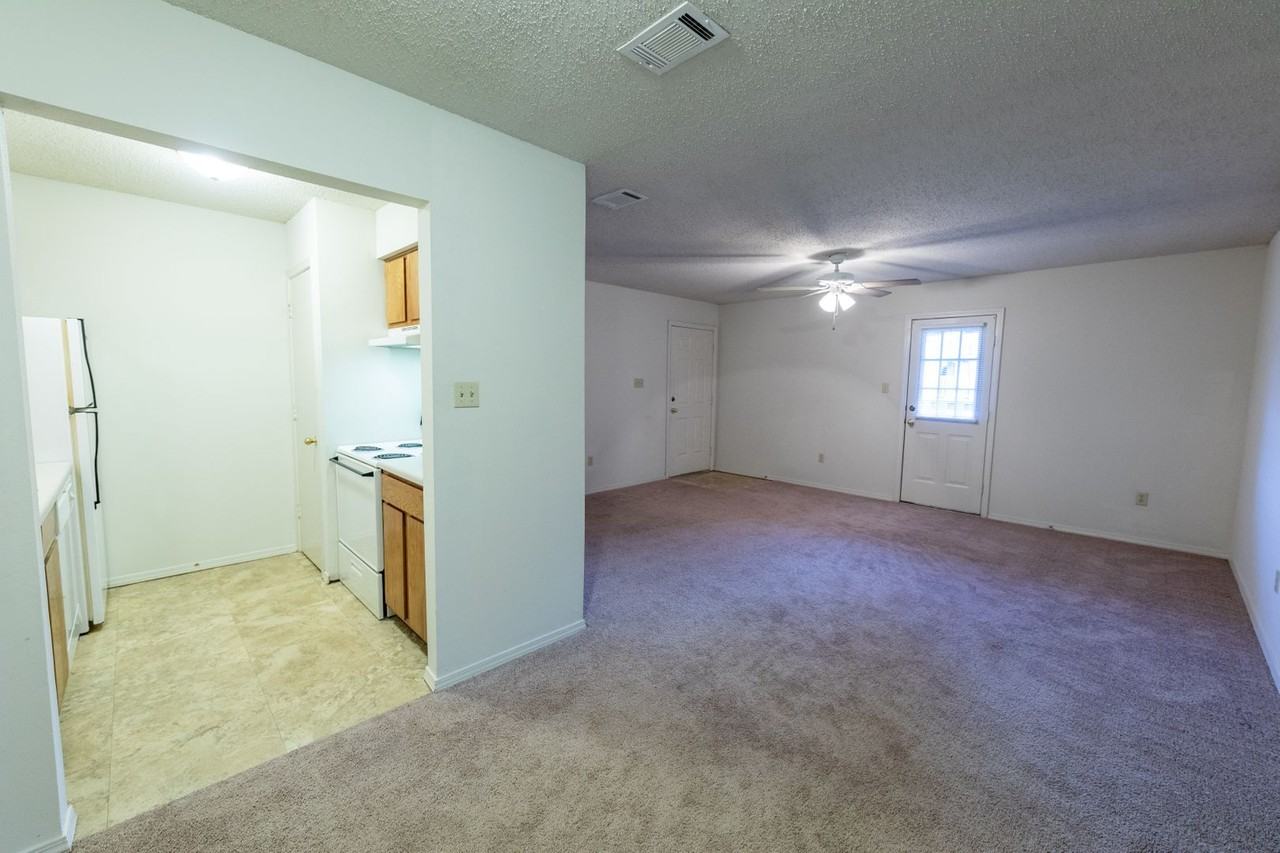 Marina Apartments - Photo 4 of 30