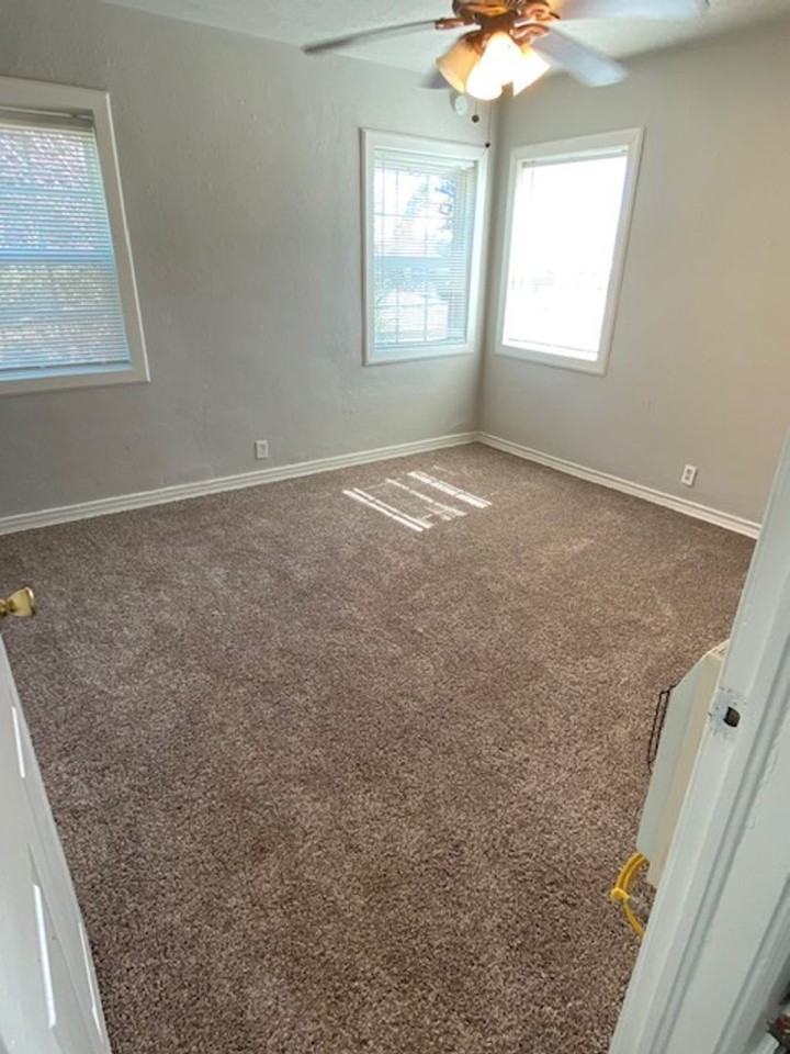 725 Woodland St - Photo 4 of 8
