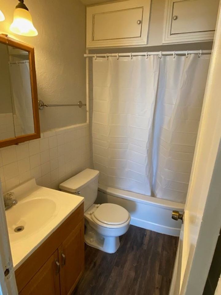 725 Woodland St - Photo 6 of 8