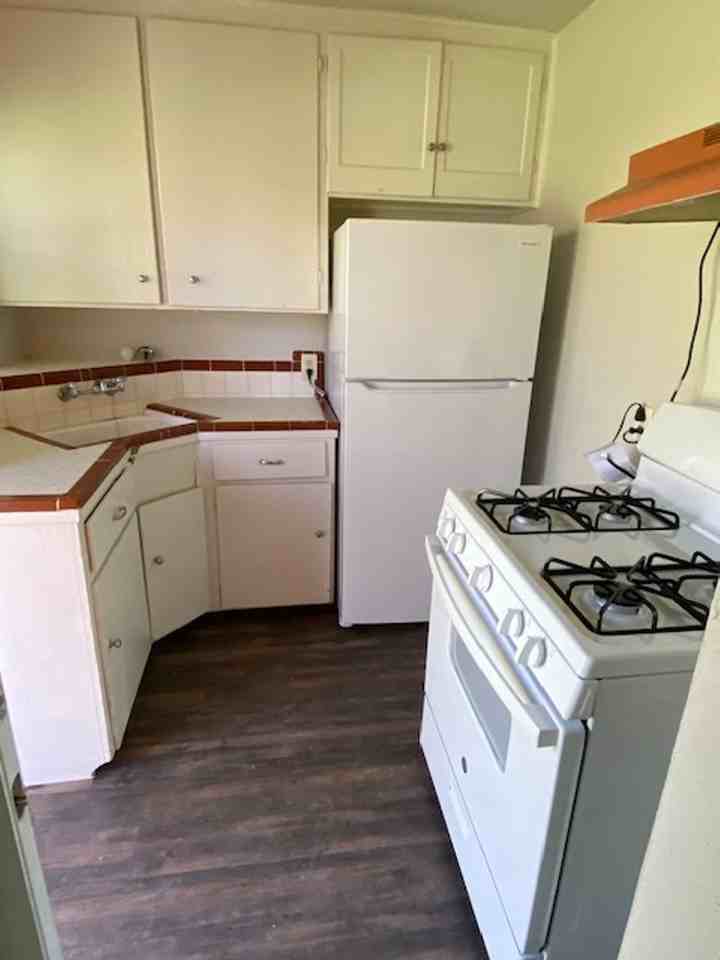 725 Woodland St - Photo 7 of 8