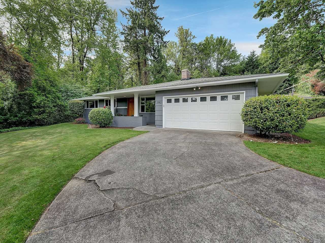 2182 Glenmorrie Dr - Photo 2 of 36