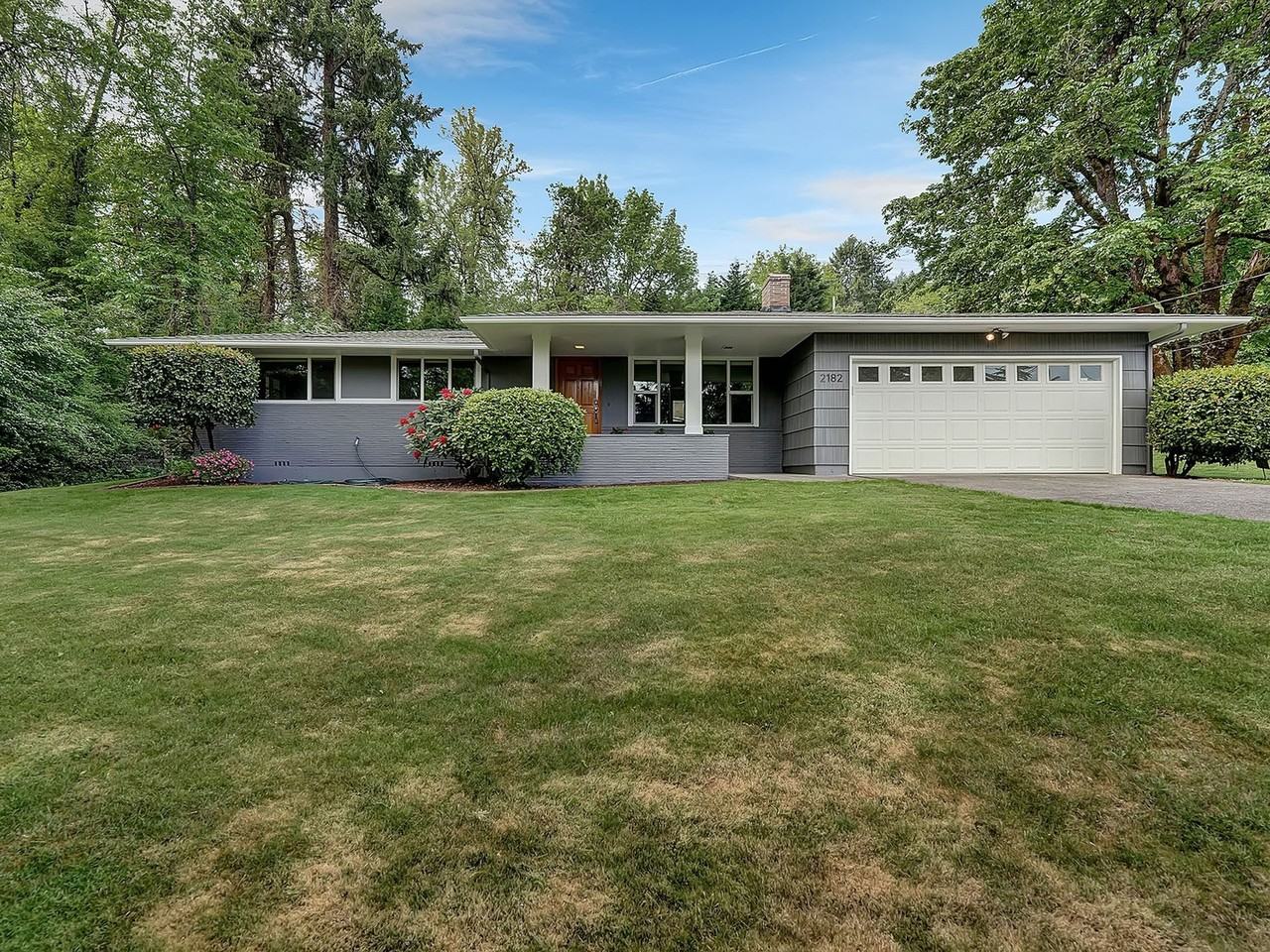 2182 Glenmorrie Dr - Photo 3 of 36