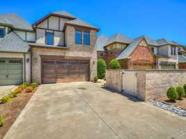 featured image of 16208 Muirfield Pl
