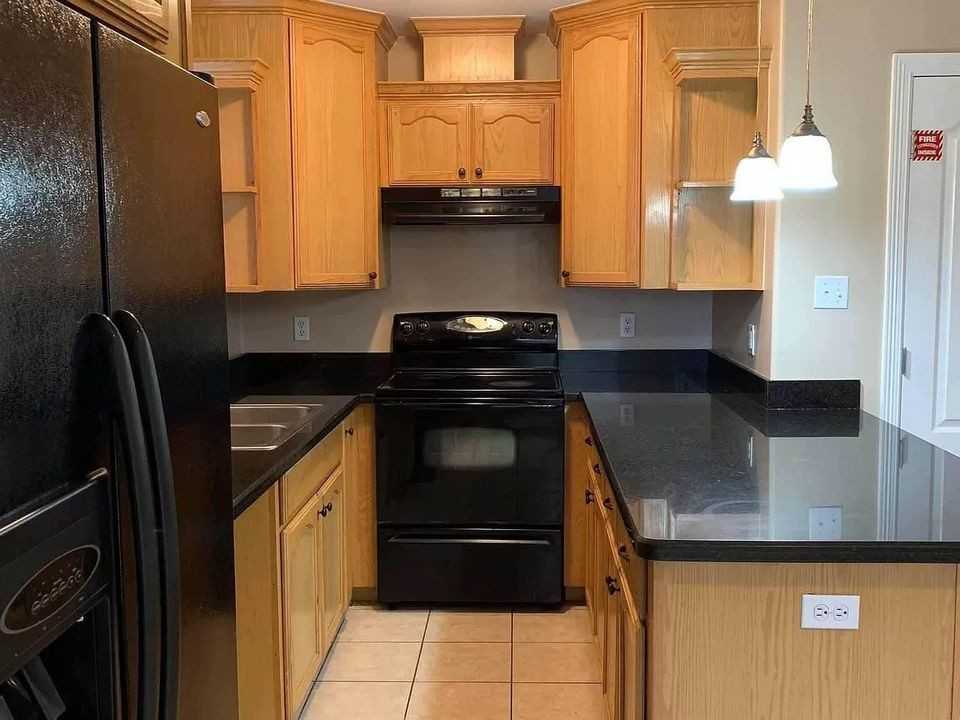 202 S 48th Ln ##4 - Photo 5 of 10