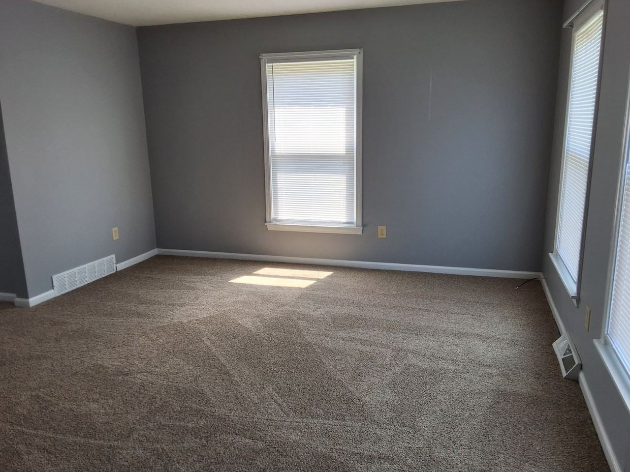 284 University Dr. - Photo 2 of 17