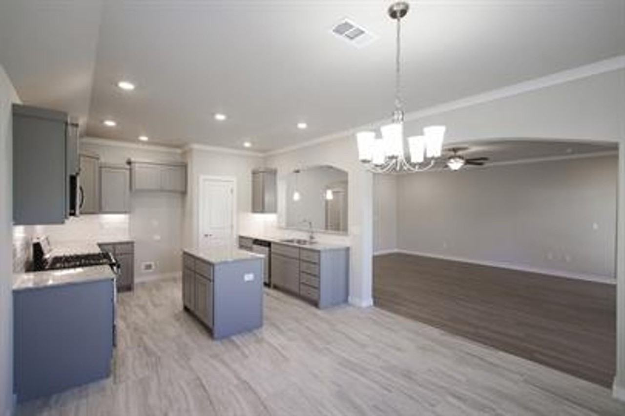 824 Copper St - Photo 4 of 23