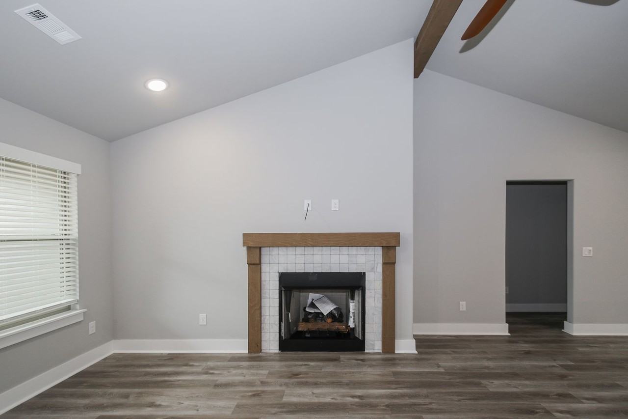 1130 Monroe St - Photo 4 of 30