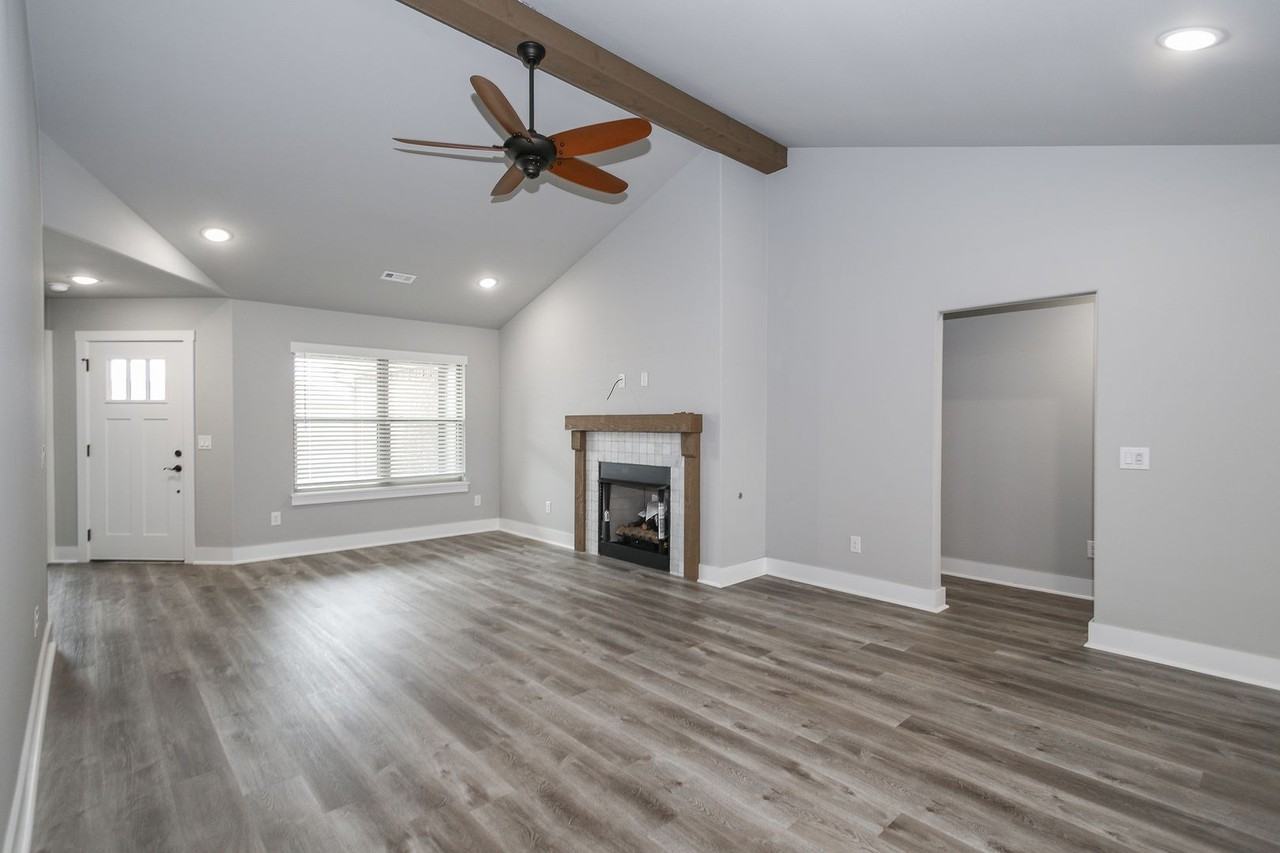 1130 Monroe St - Photo 5 of 30