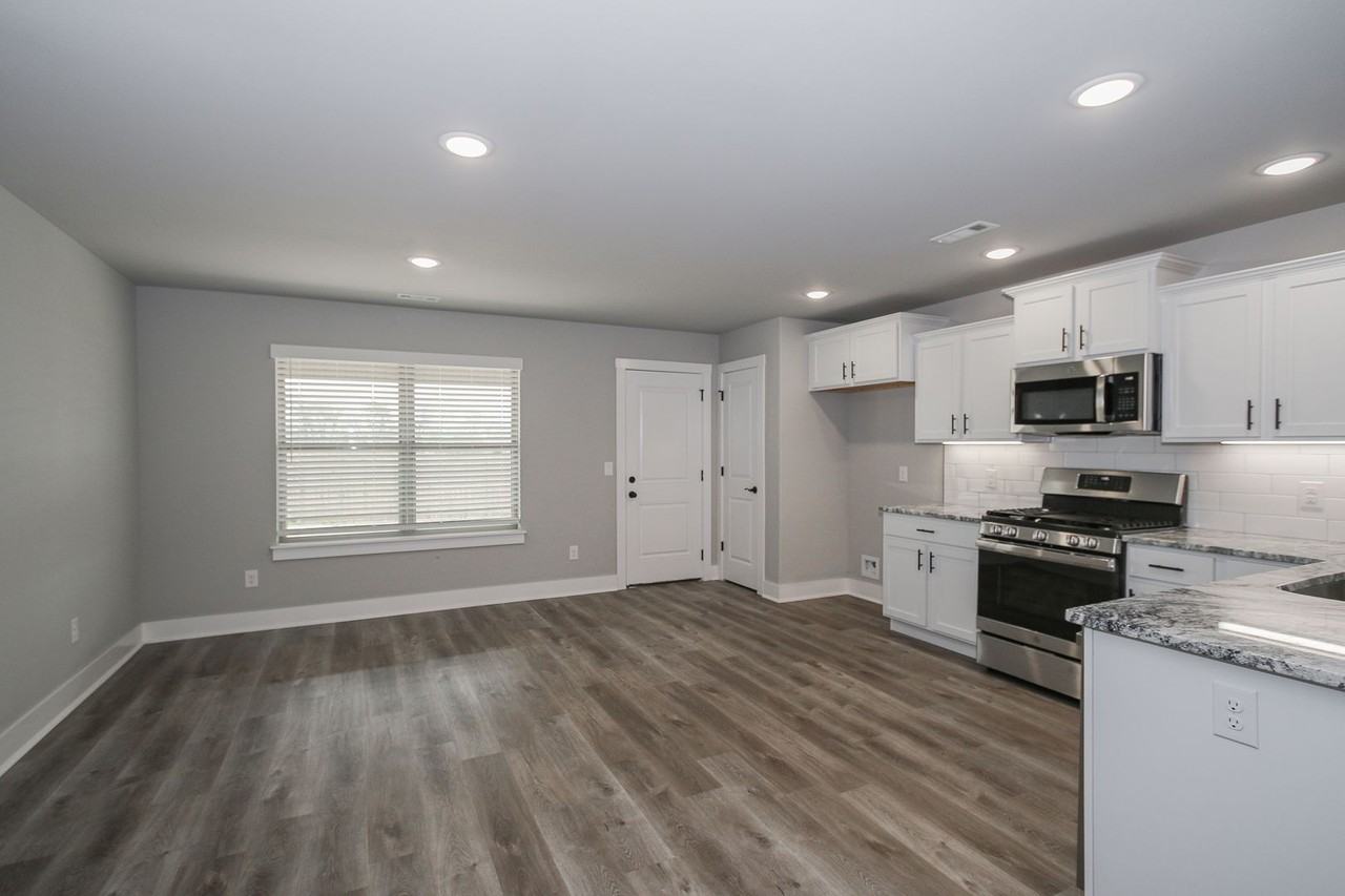 1130 Monroe St - Photo 7 of 30