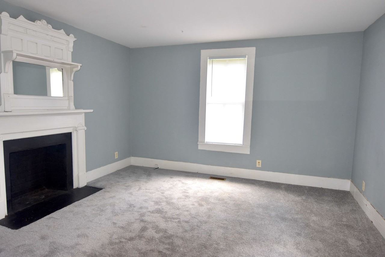 2207 Roberts St - Photo 2 of 8