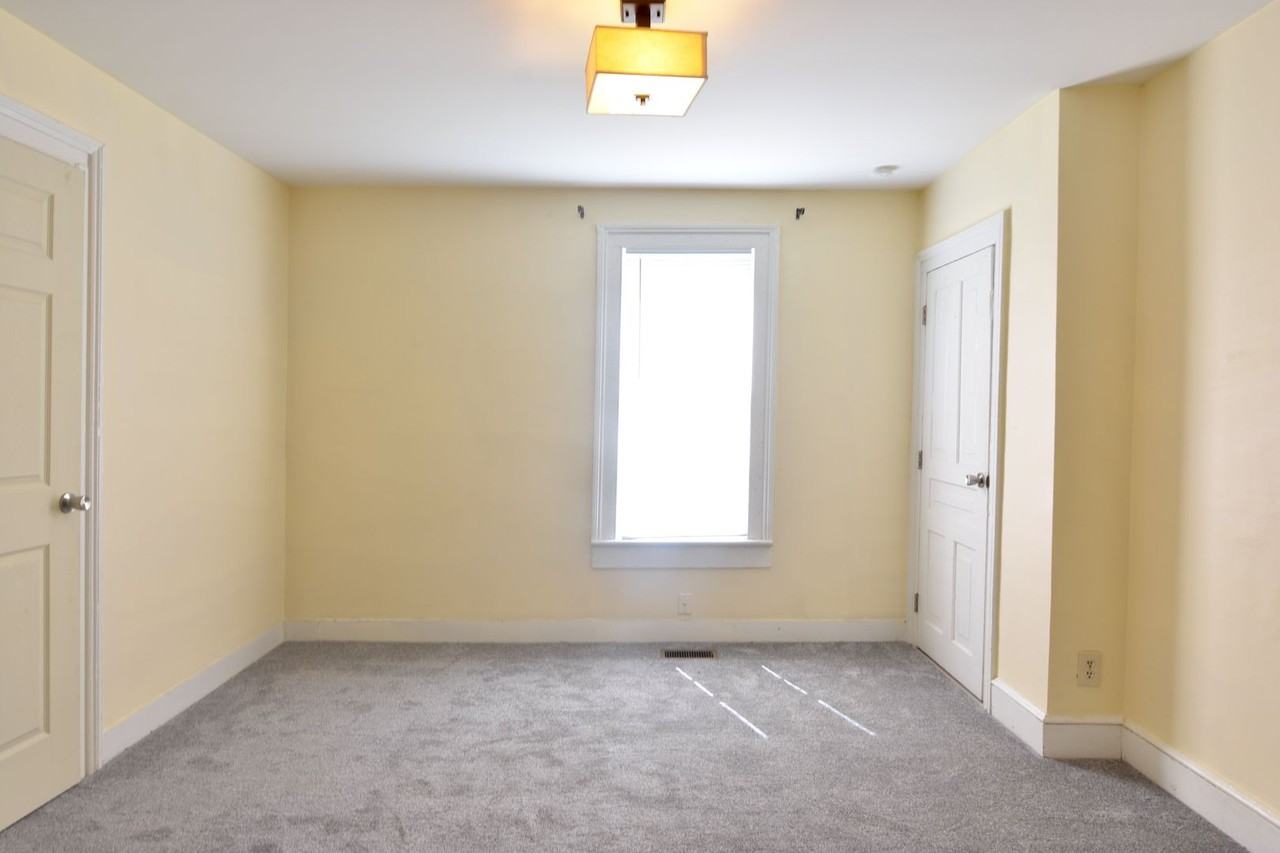 2207 Roberts St - Photo 7 of 8