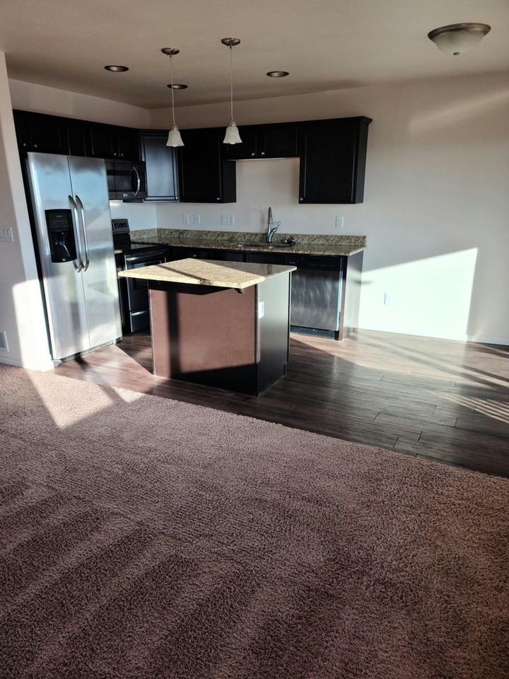 5320 15th Ave Se - Photo 3 of 12