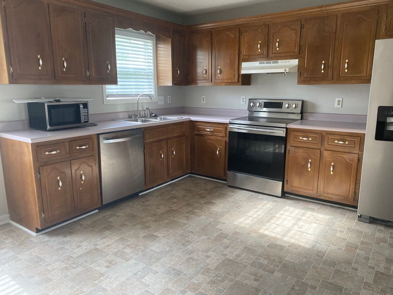 280 Cranklen Cir - Photo 4 of 12