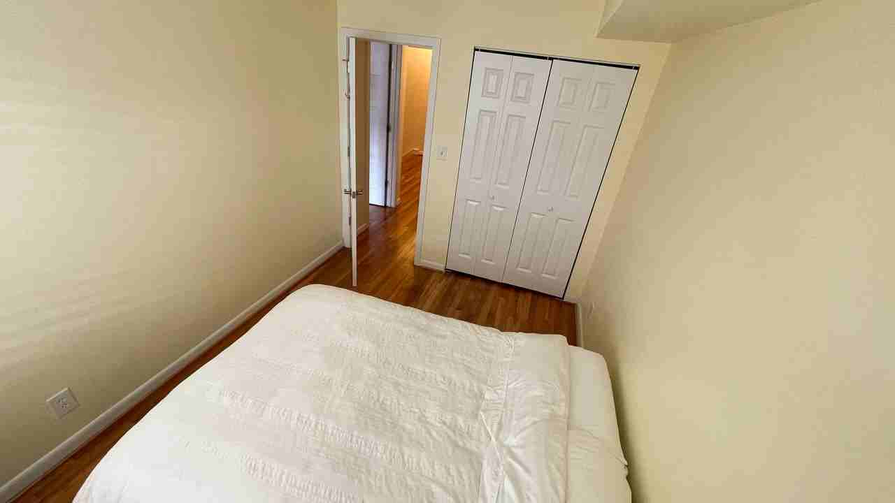 773 Delaware Ave Sw - Photo 6 of 27