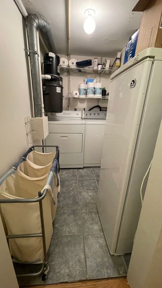 773 Delaware Ave Sw - Photo 5 of 27