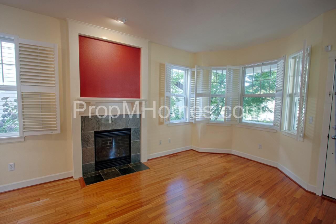 2542 Nw Miller Rd #25 - Photo 3 of 30