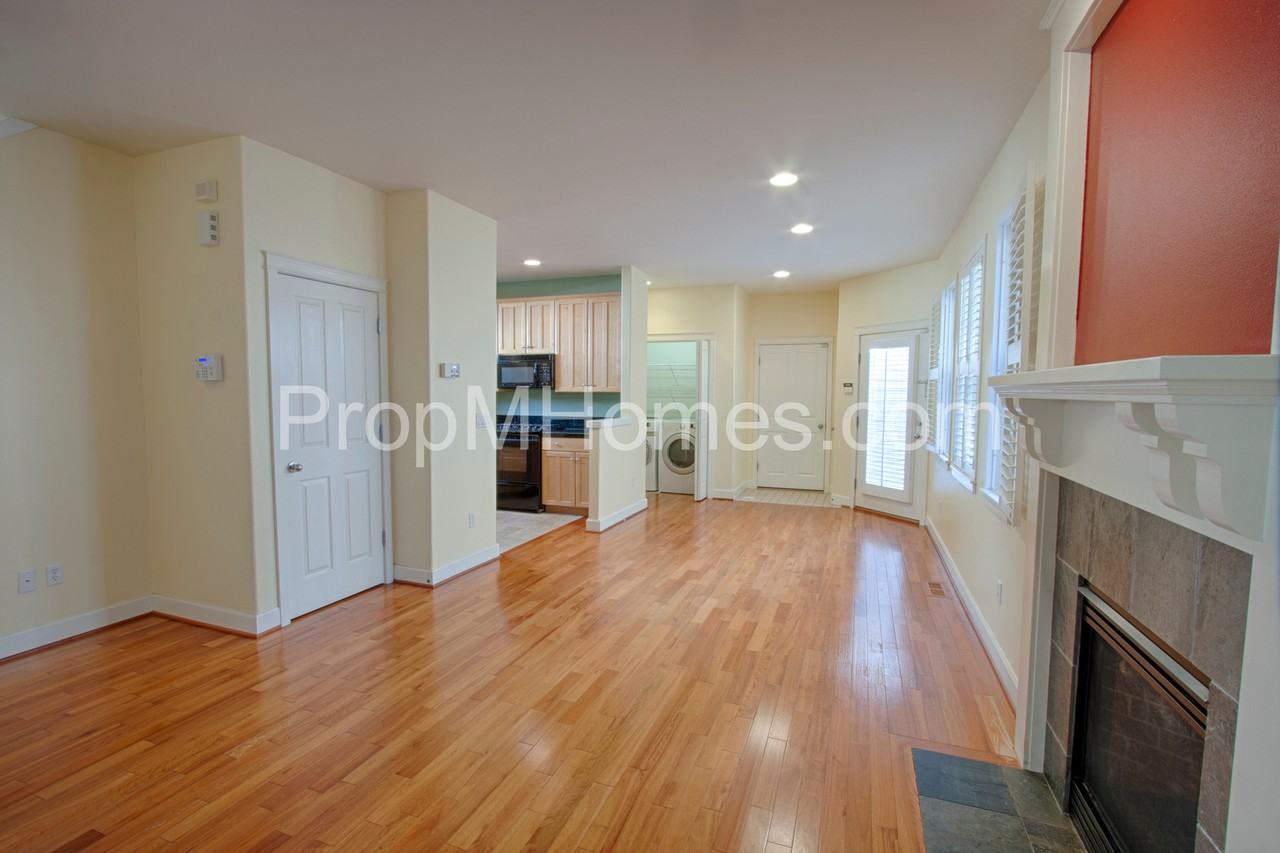 2542 Nw Miller Rd #25 - Photo 6 of 30
