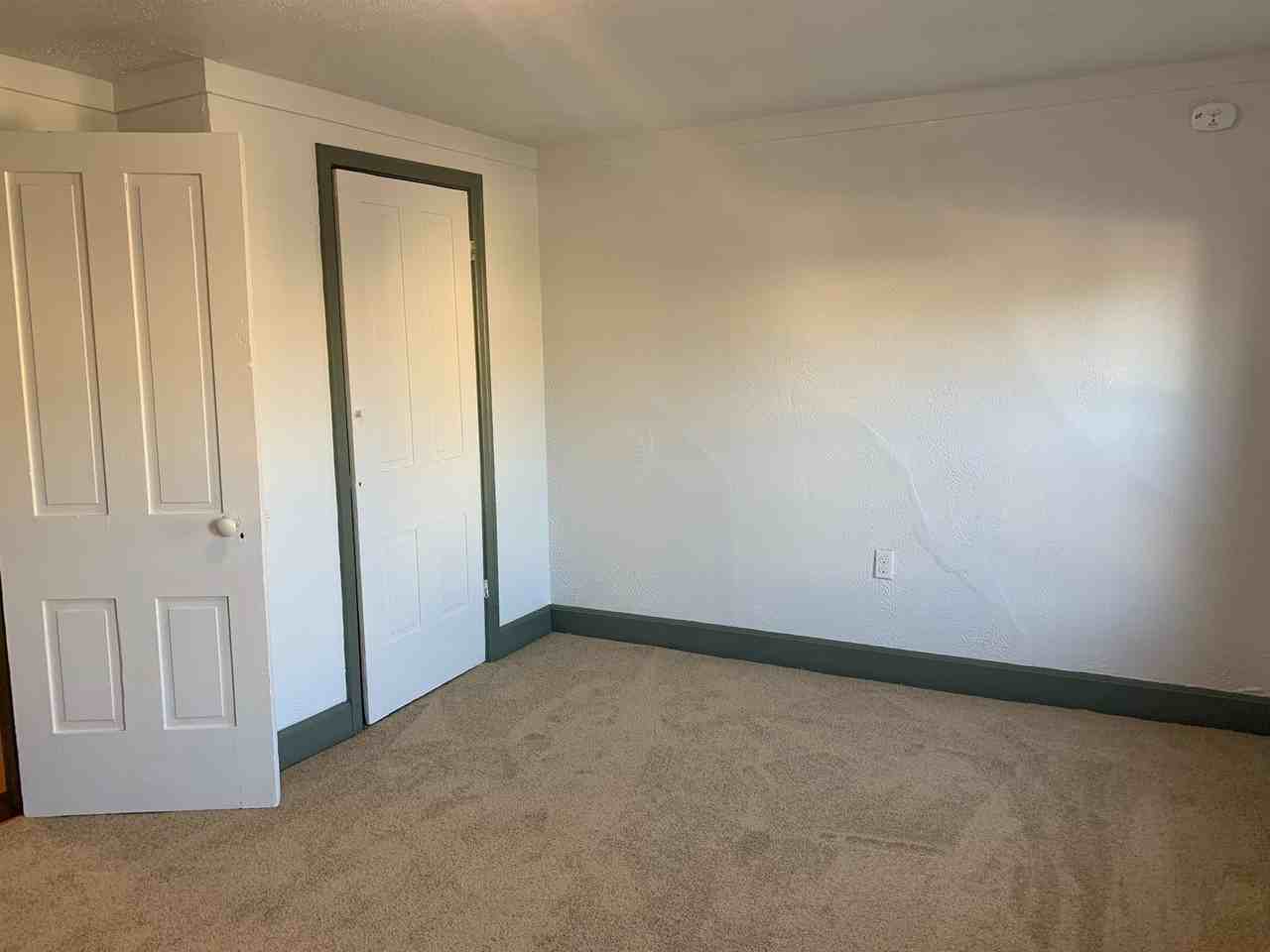 219 North West Street - Photo 3 of 18