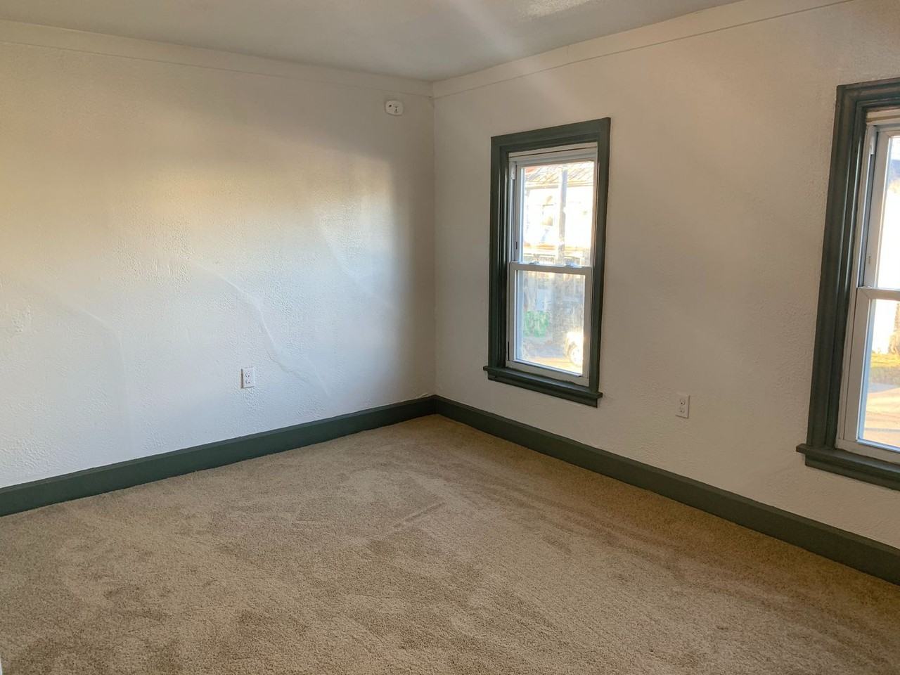 219 North West Street - Photo 4 of 18