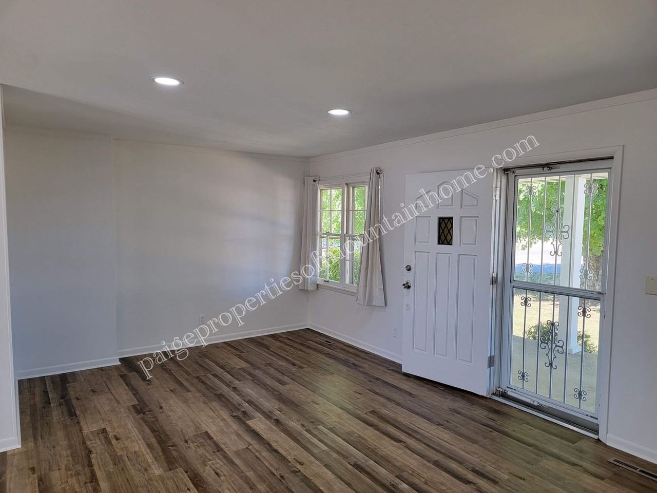 603 N College St - Photo 3 of 15