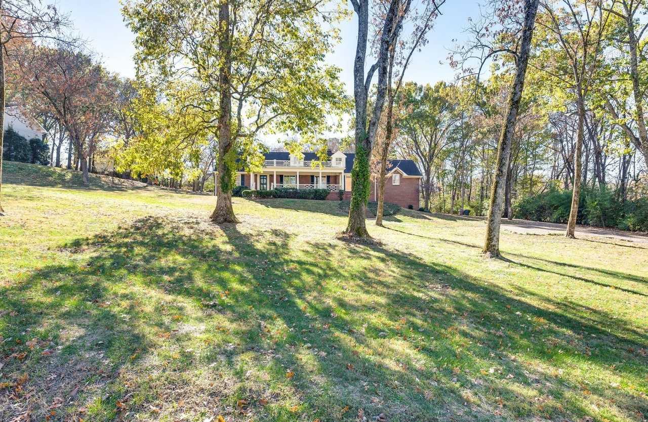 4003 Sunnybrook Drive - Photo 4 of 50