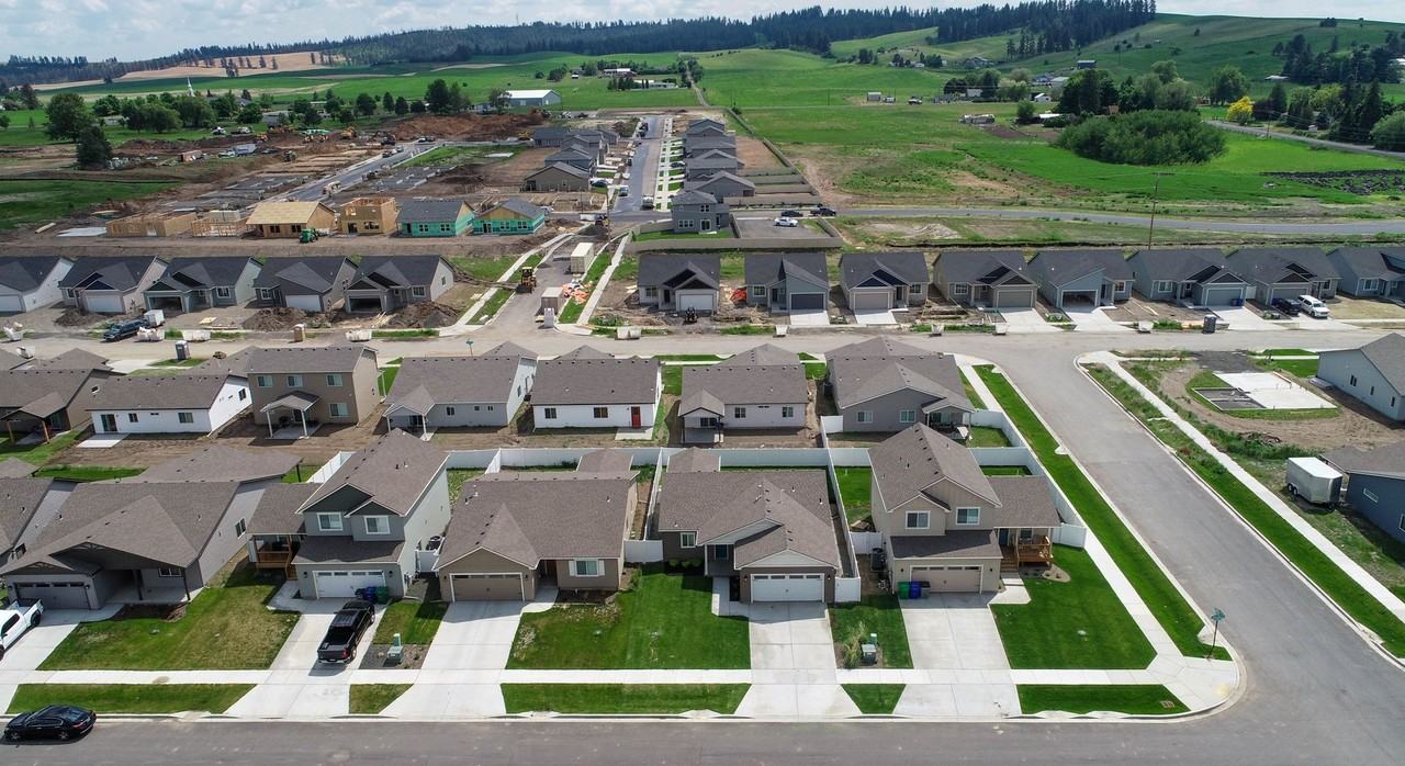 10423 W Salmonberry Rd - Photo 3 of 20