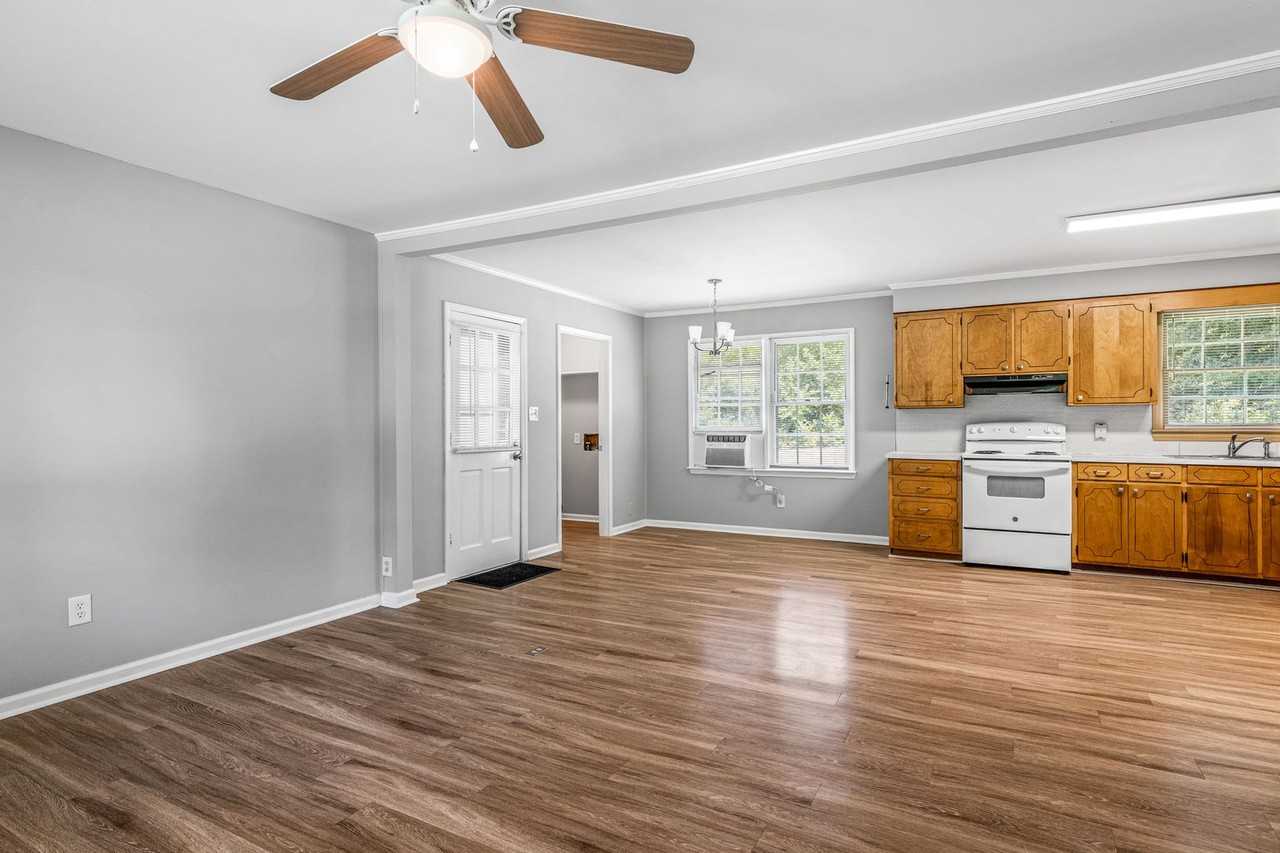 121 Gibbs Trl - Photo 2 of 42