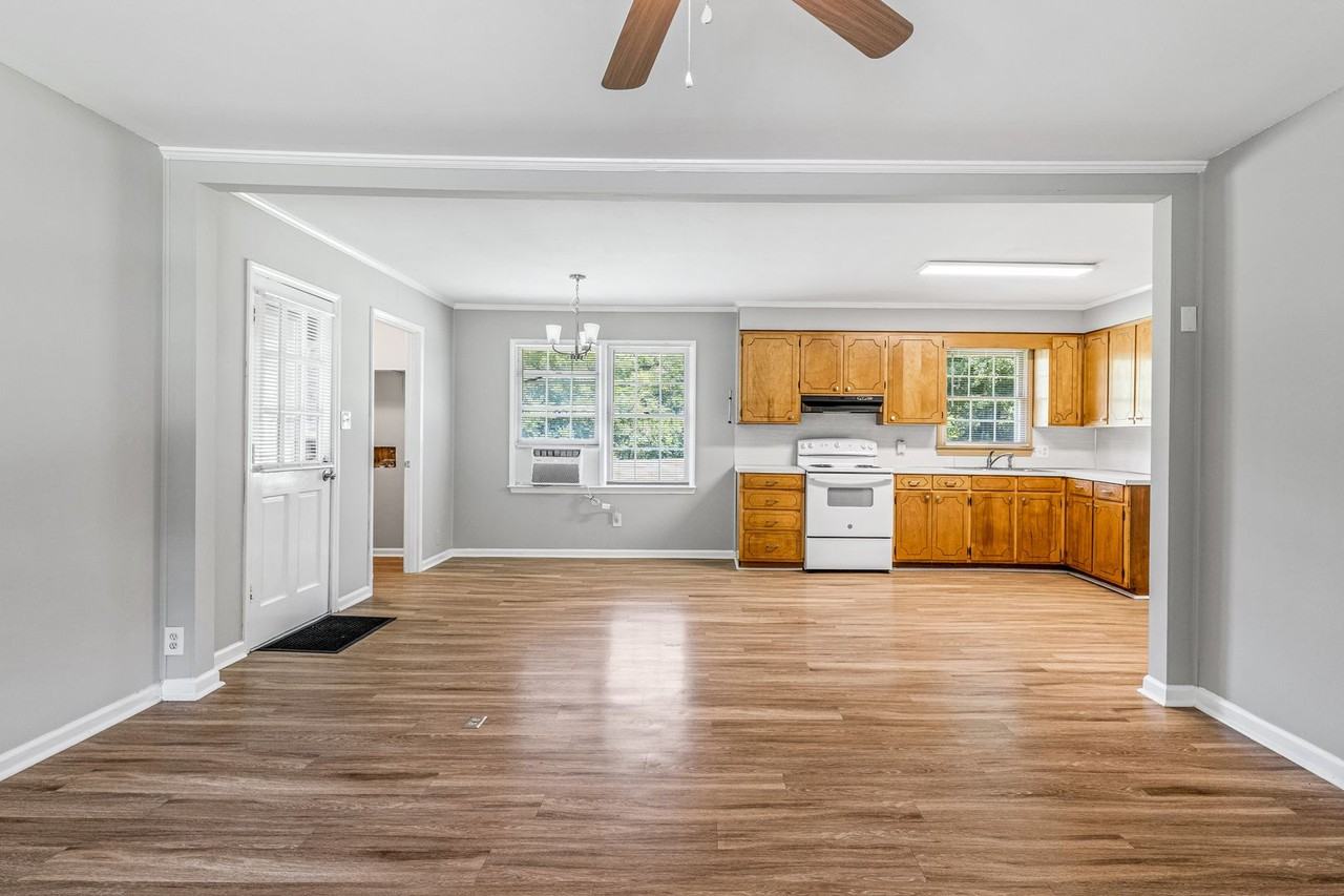 121 Gibbs Trl - Photo 3 of 42