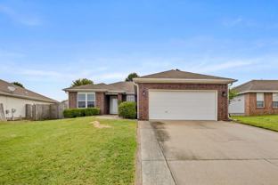 705 Sw Crystal St - Photo 1 of 1