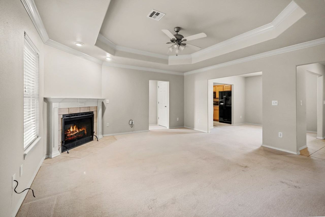 705 Sw Crystal St - Photo 7 of 28