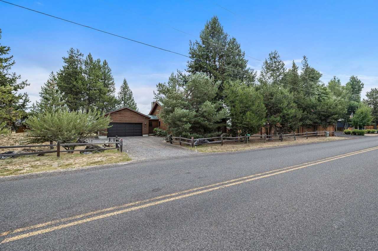 53020 Bridge Dr - Photo 3 of 43