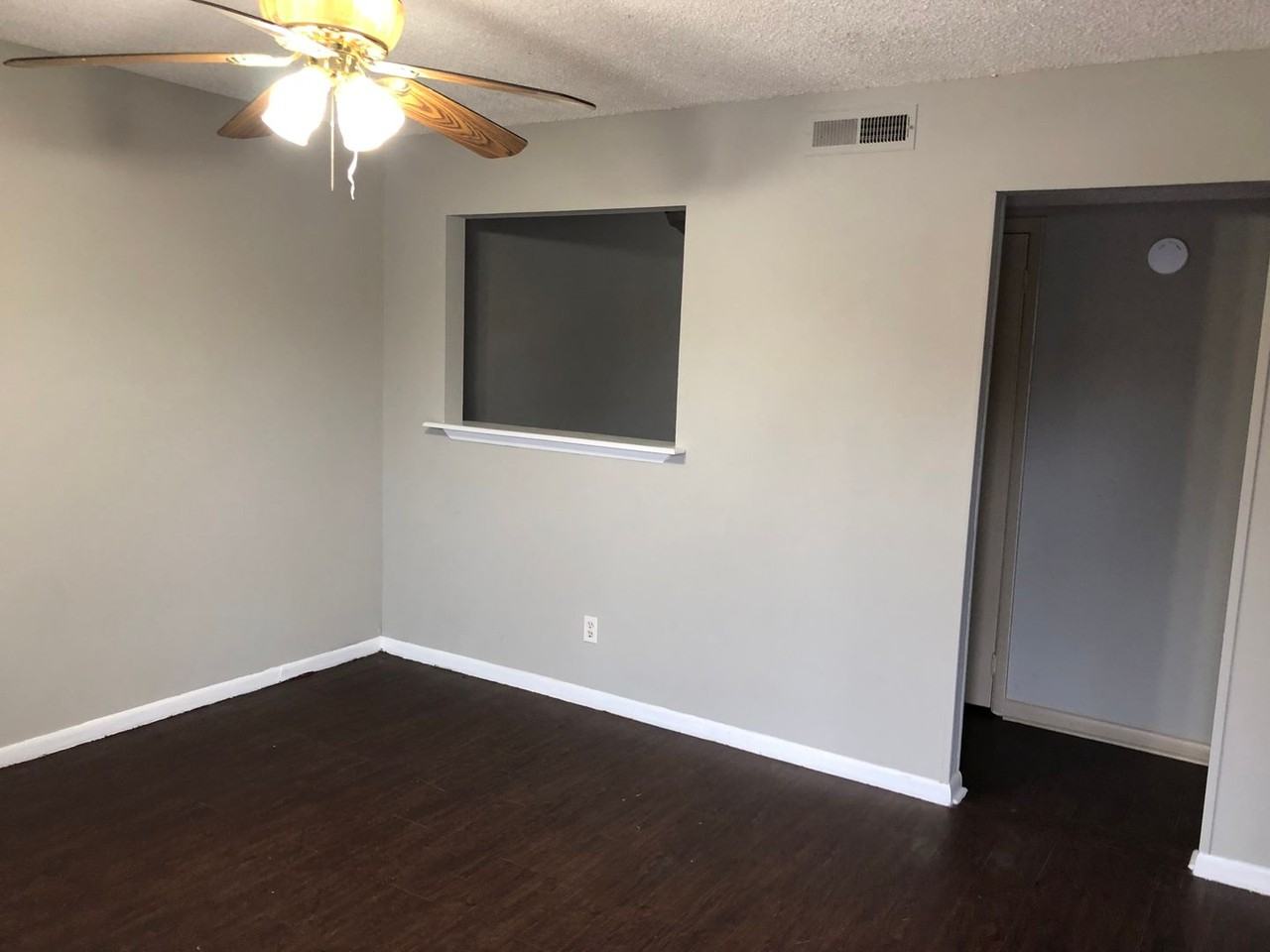 513 N Betty Jo Dr - Photo 3 of 8