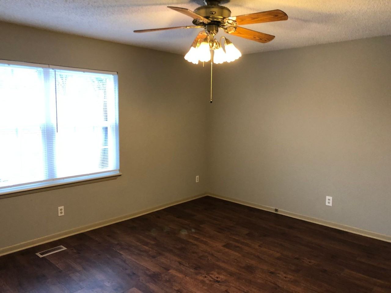 513 N Betty Jo Dr - Photo 6 of 8