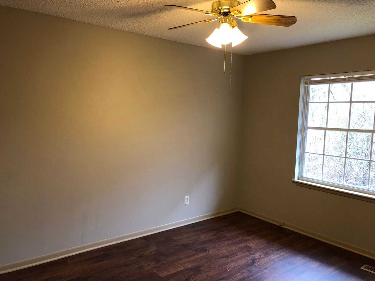 513 N Betty Jo Dr - Photo 7 of 8