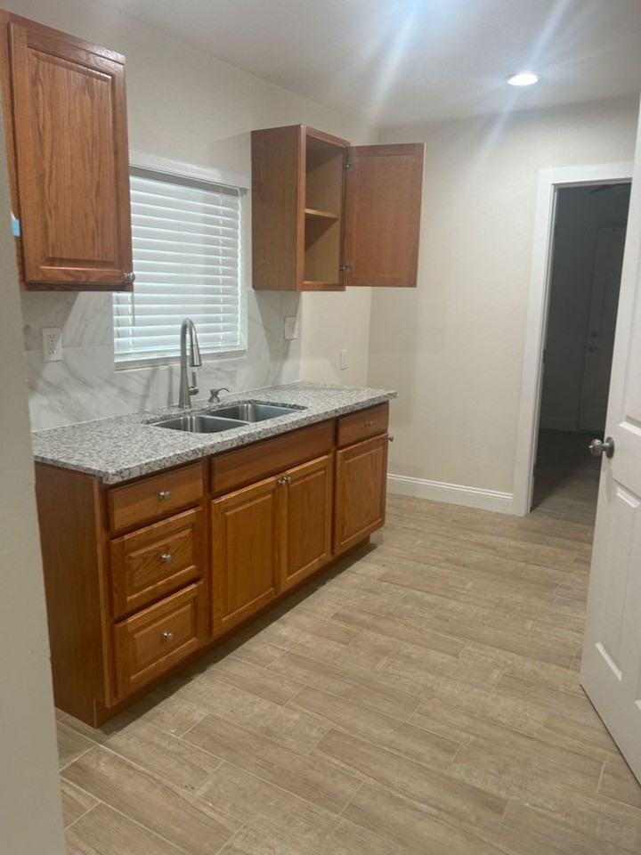 140 San Lucas St - Photo 2 of 16