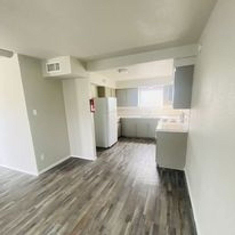 Green Park Apartments - Photo 3 of 13