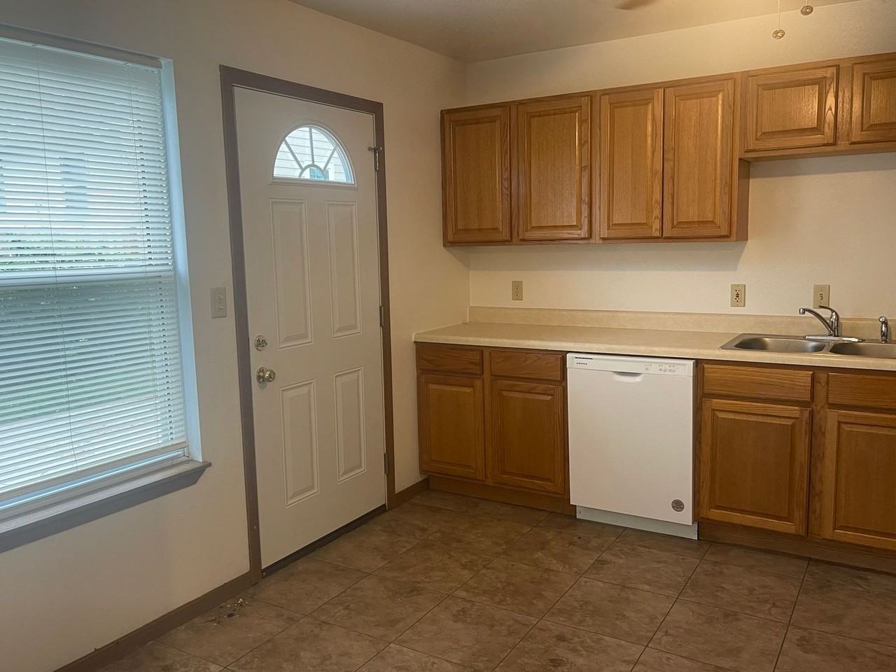 1318 Yuma St #2 - Photo 3 of 17