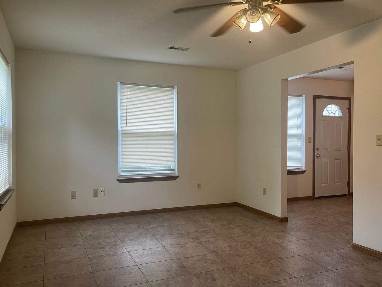 1318 Yuma St #2 - Photo 4 of 17