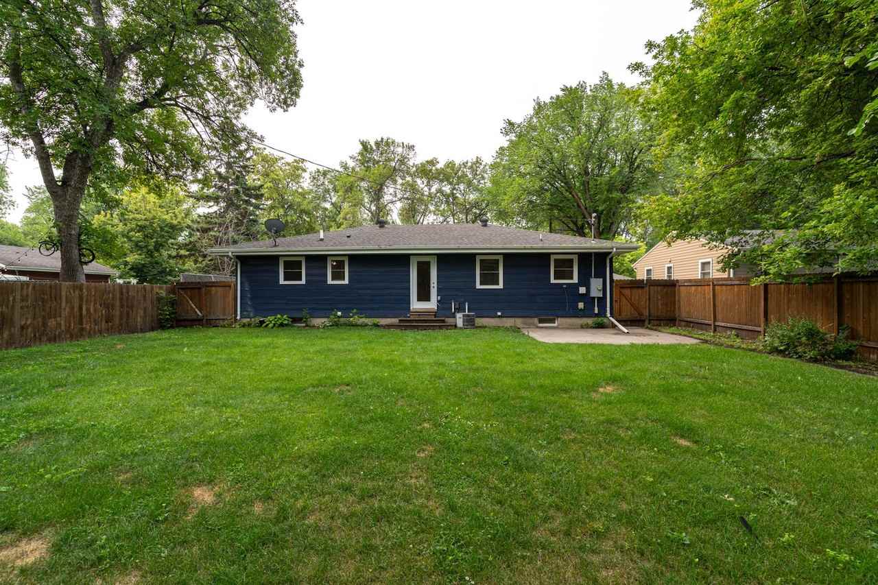 1012 Letnes Dr - Photo 3 of 26