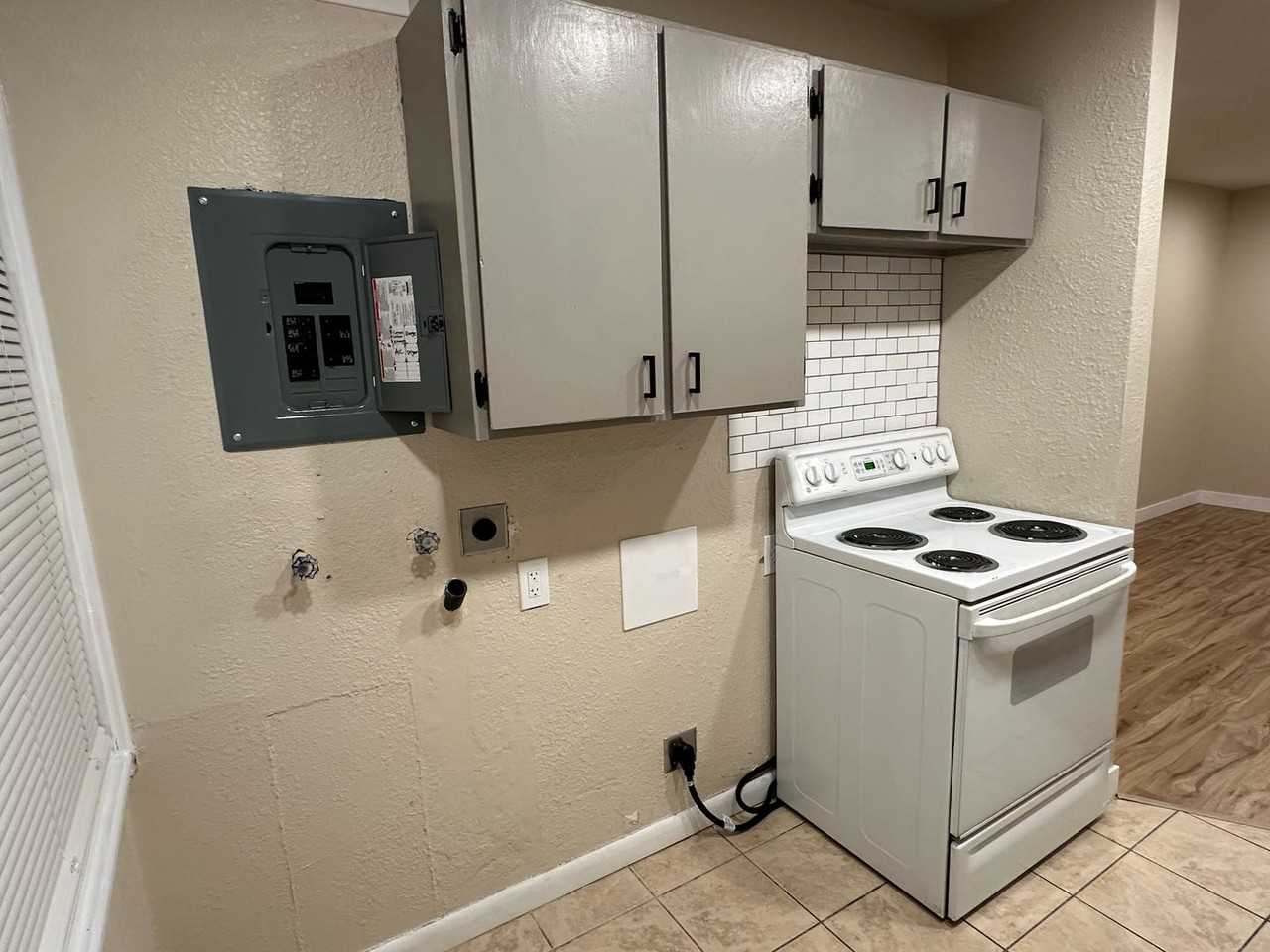 225 E Louise Ave - Photo 7 of 21