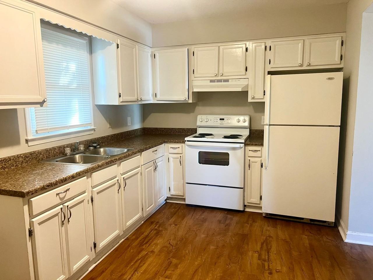 BL Stone St - Photo 2 of 7