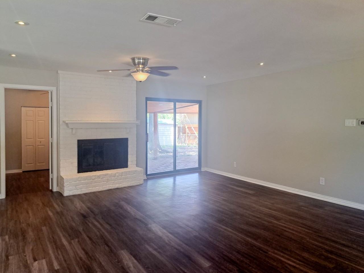 59093 Sun Valley Ct - Photo 2 of 33