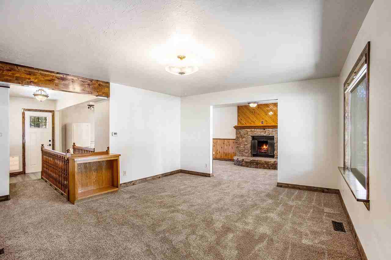 2215 N Corona St - Photo 2 of 25