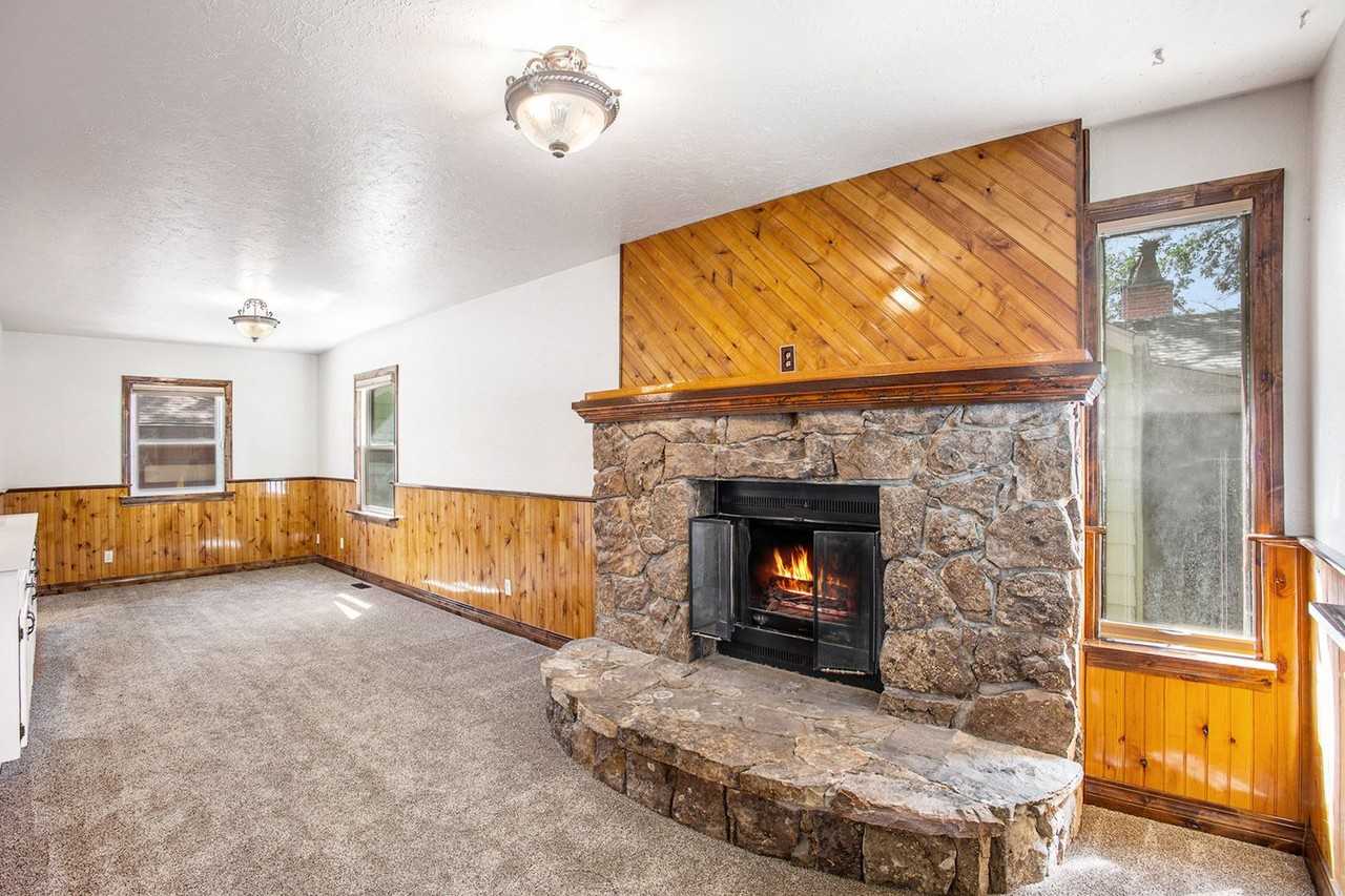 2215 N Corona St - Photo 4 of 25