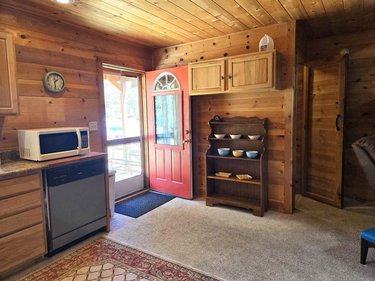 128 Chisholm Trl - Photo 2 of 40