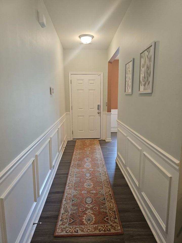 514 Lionheart Ln - Photo 2 of 20